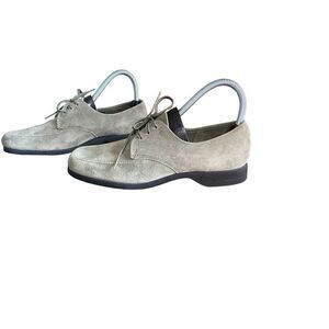 Womens vintage Hush Puppies Wolverine suede shoes size 7.5